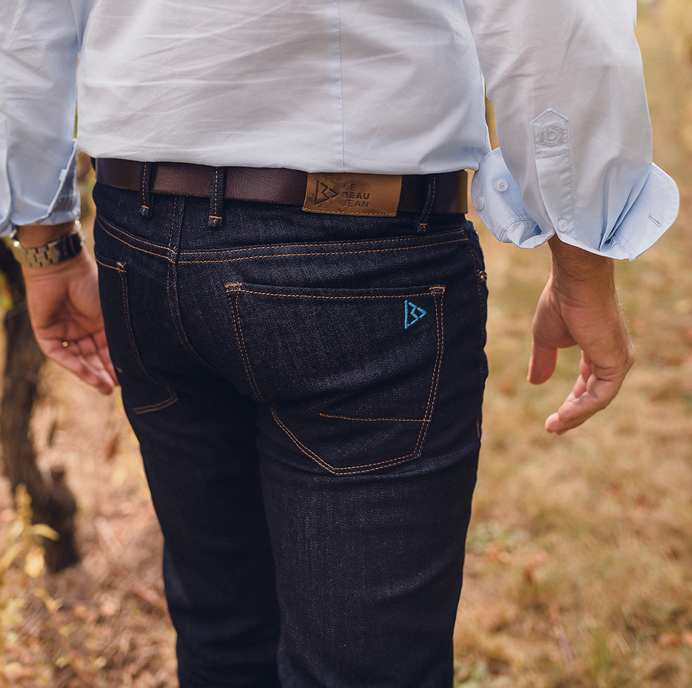 Should you wear your jeans with or without a belt? | Le Beau Jean