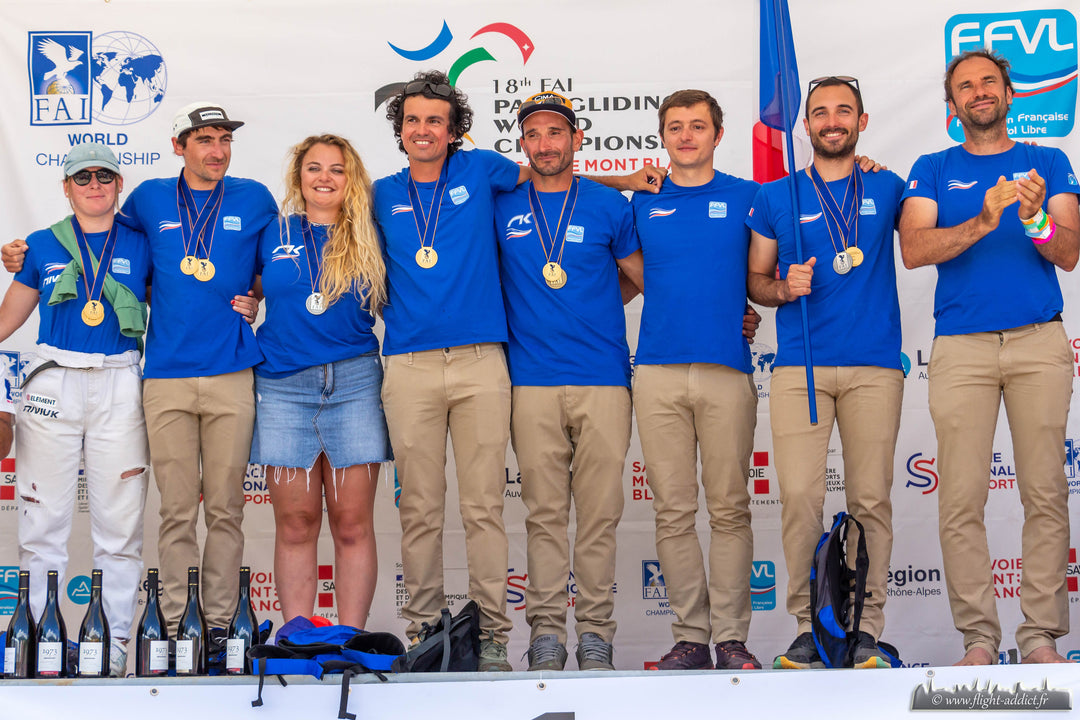 Le Beau Jean célèbre la victoire de ses athlètes au Championnat du Monde de Parapente!