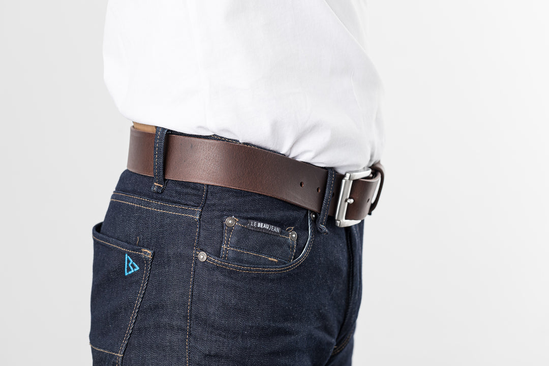 Le Beau Jean - Ceinture en cuir marron riveté à boucle carrée et logo embossé