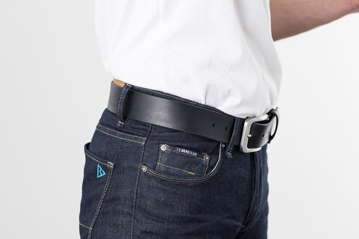 Le Beau Jean - Ceinture en cuir noir riveté à boucle arrondie et logo embossé