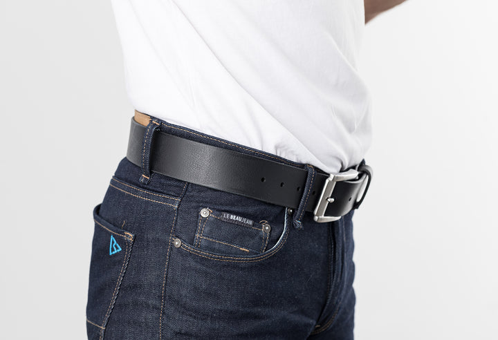 Le Beau Jean - Ceinture en cuir noir riveté à boucle carrée et logo embossé