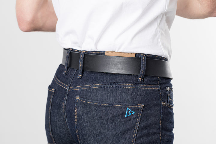 Le Beau Jean - Ceinture en cuir noir riveté à boucle arrondie et logo embossé